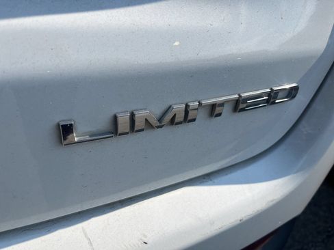 Used 2025 Jeep Compass Limited AWD/4WD image 6