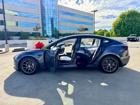 Used 2021 Tesla Model 3 Long Range AWD/4WD image 47