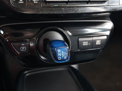 Used 2022 Toyota Prius L Eco image 21