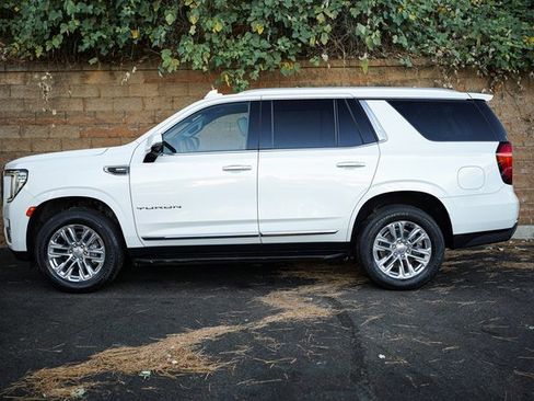 Used 2021 GMC Yukon SLT w/ SLT Premium Package image 4