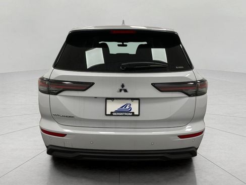 New 2026 Mitsubishi Outlander ES AWD/4WD image 37