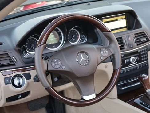 Used 2011 Mercedes-Benz E 550 E 550 image 23