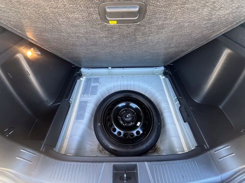 Used 2025 Chevrolet Trax RS FWD image 30