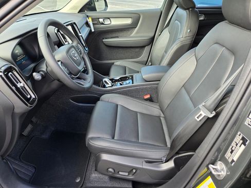 New 2026 Volvo XC40 B5 Ultra w/ Climate Package image 12