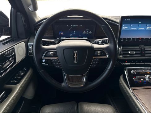 Used 2022 Lincoln Navigator Black Label image 18