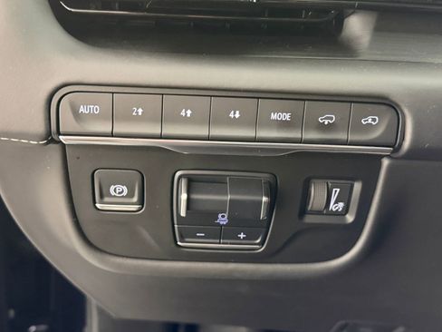 Used 2024 Cadillac Escalade Sport Platinum w/ LPO, ONYX Package AWD/4WD image 19