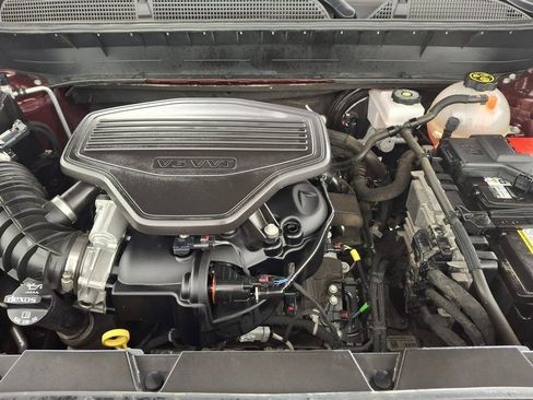 Used 2022 GMC Acadia AT4 w/ Technology Package image 32