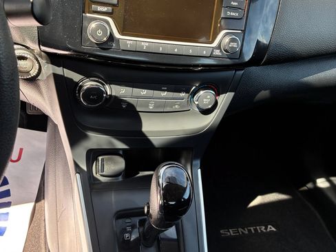 Used 2016 Nissan Sentra SV FWD image 12
