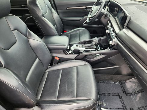 Used 2025 Kia Telluride S AWD/4WD image 15