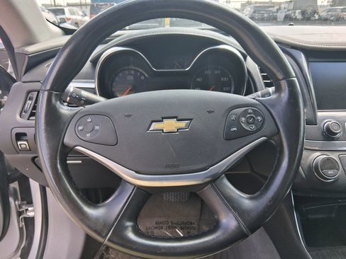 Used 2017 Chevrolet Impala LT FWD image 11