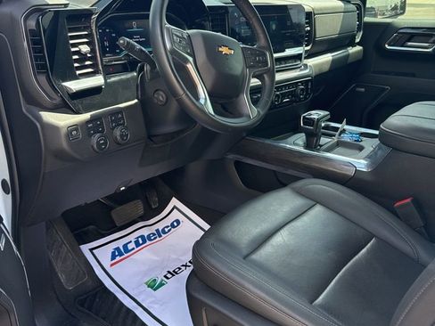 Used 2024 Chevrolet Silverado 1500 LTZ w/ LTZ Convenience Package II AWD/4WD image 6