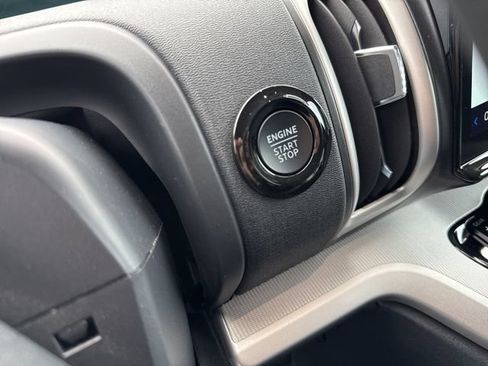 Used 2025 Ford Expedition Active RWD image 21