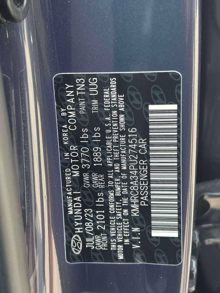Used 2023 Hyundai Venue Limited FWD image 19