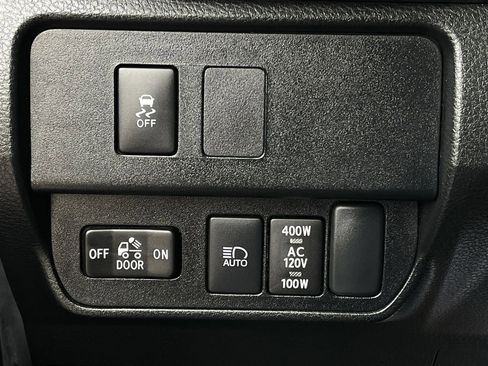 Used 2022 Toyota Tacoma TRD Off-Road AWD/4WD image 20