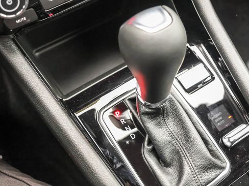 New 2026 Jeep Compass Limited image 18