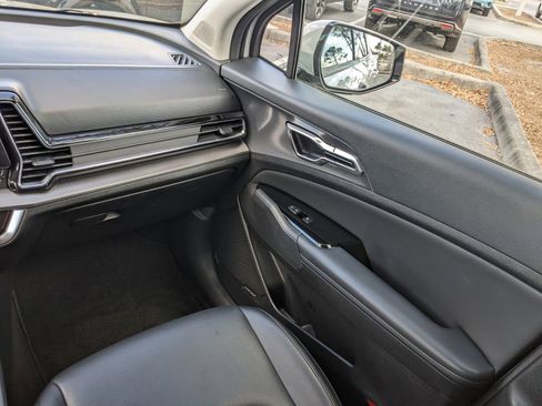 Certified 2023 Kia Sportage SX image 15