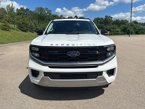 New 2026 Ford Expedition Platinum w/ Driver's Package AWD/4WD image 7