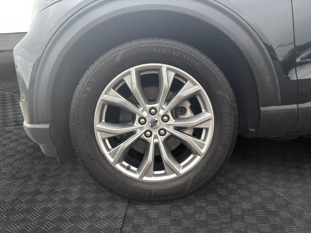Used 2020 Ford Explorer XLT w/ Equipment Group 202A AWD/4WD image 13