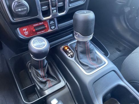Used 2020 Jeep Gladiator Rubicon w/ LED Lighting Group AWD/4WD image 19