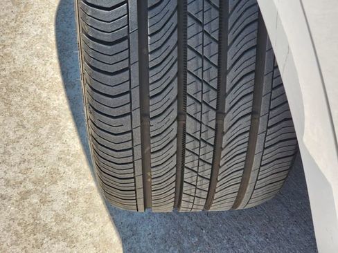 Used 2023 Buick Envision Avenir image 11