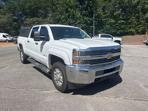 Used 2016 Chevrolet Silverado 2500 W/T AWD/4WD image 3