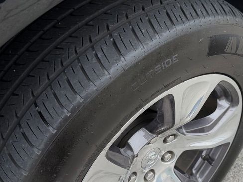 Used 2022 RAM 1500 Laramie AWD/4WD image 11