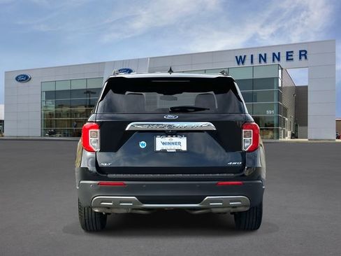 Used 2022 Ford Explorer XLT w/ Equipment Group 202A image 4