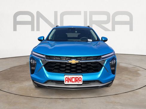 Used 2025 Chevrolet Trax LT w/ Driver Confidence Package image 8