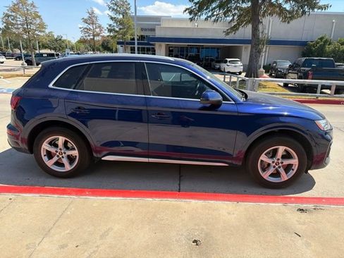 Used 2021 Audi Q5 2.0T Premium w/ Convenience Package AWD/4WD image 4