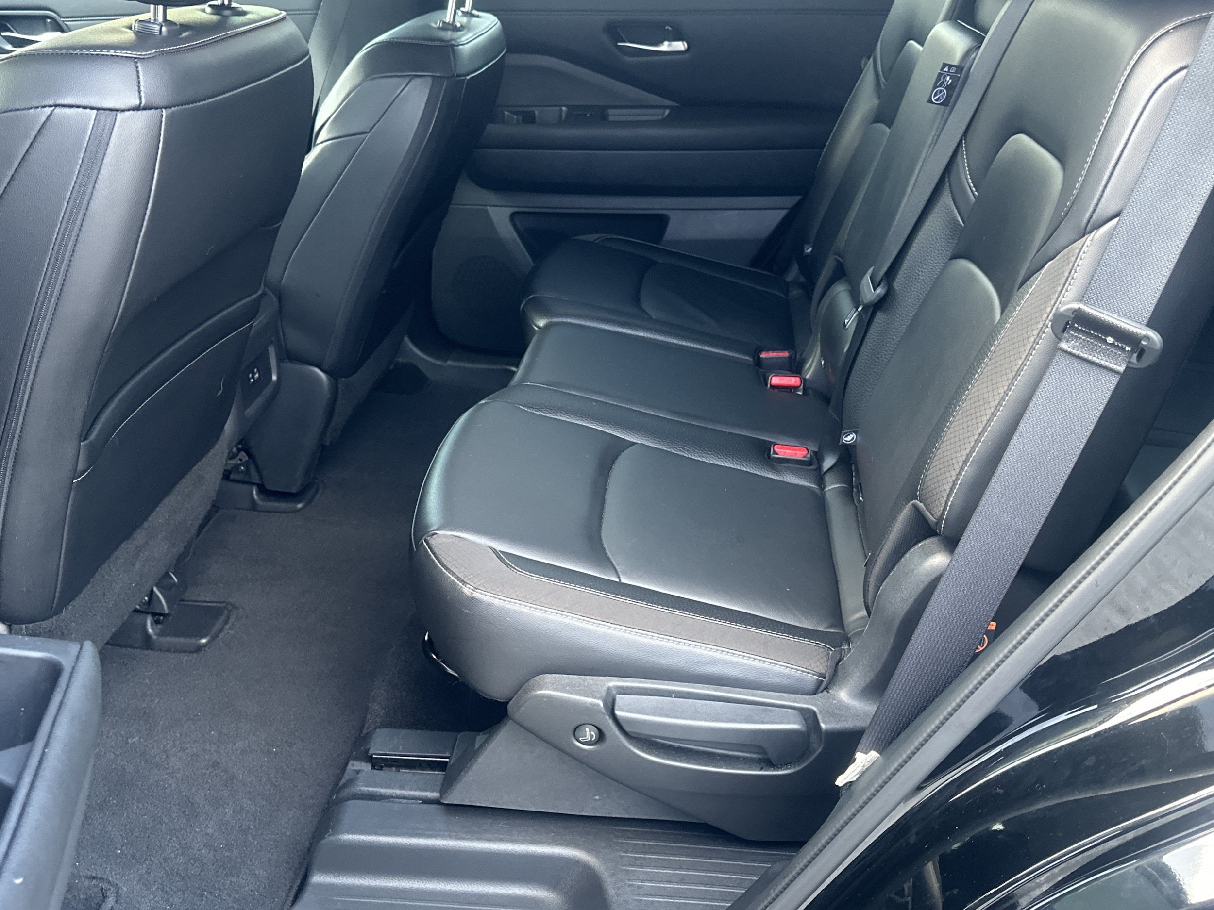 Used 2024 Nissan Pathfinder SL w/ Cargo Package FWD image 14
