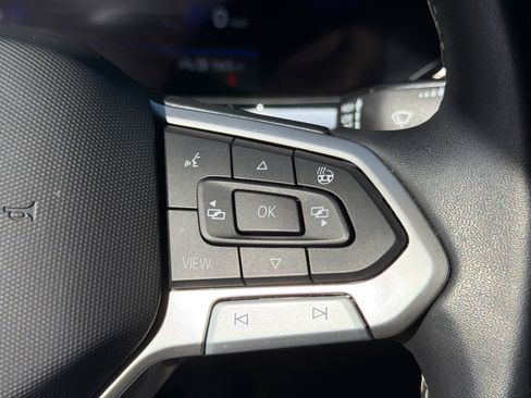 Used 2023 Volkswagen Taos SE w/ Panoramic Sunroof Package image 25