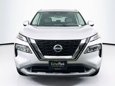 Used 2023 Nissan Rogue SV w/ SV Premium Package image 2