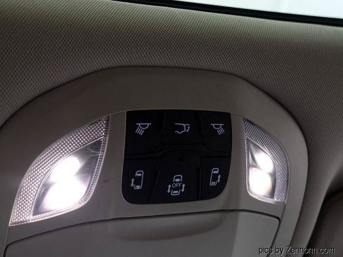 Used 2019 Chrysler Pacifica Limited FWD image 26