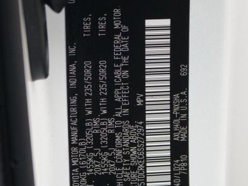 Used 2025 Toyota Sienna XSE w/ XSE Premium Package image 28