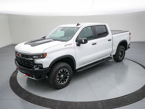 Used 2023 Chevrolet Silverado 1500 ZR2 w/ Technology Package image 9