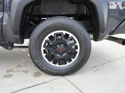 Used 2024 Toyota Tacoma TRD Off-Road image 12