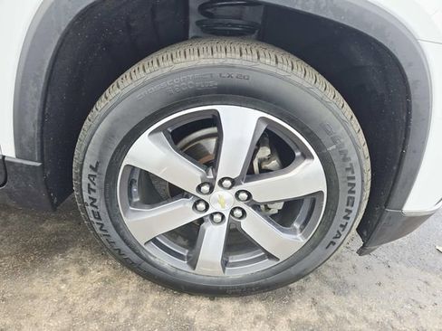 Used 2018 Chevrolet Traverse LT image 19