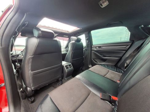 Used 2018 Honda Accord Sport image 10