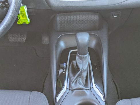 Used 2025 Toyota Corolla LE image 19