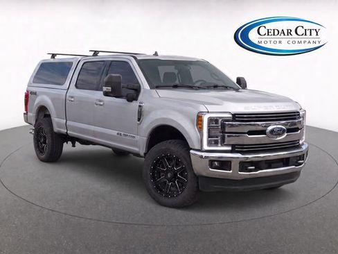 Used 2019 Ford F250 Lariat w/ Lariat Ultimate Package AWD/4WD image 2