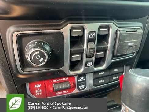 Used 2020 Jeep Gladiator Rubicon w/ Advanced Safety Group AWD/4WD image 14