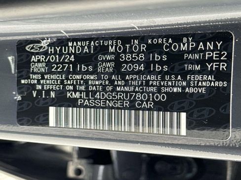 Used 2024 Hyundai Elantra SE FWD image 29