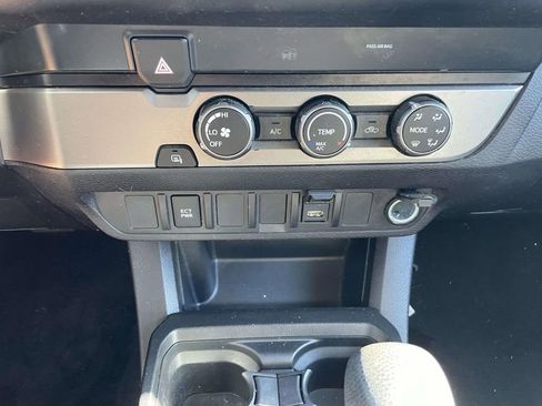 Used 2022 Toyota Tacoma SR image 40