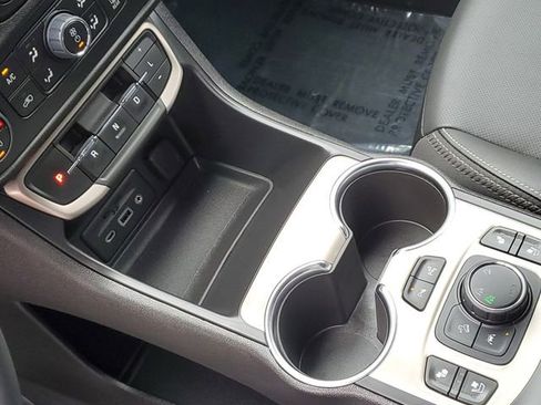 Used 2023 GMC Terrain Denali w/ Denali Premium Package image 19