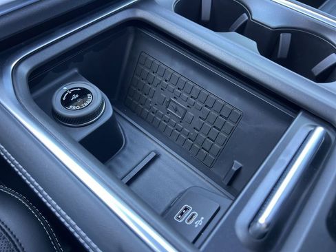 New 2025 Ford Expedition Max Platinum w/ Stealth Performance Package image 21