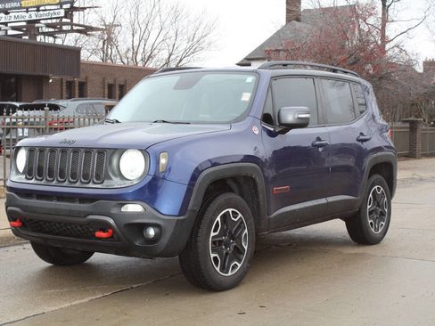 Used 2016 Jeep Renegade Trailhawk image 2