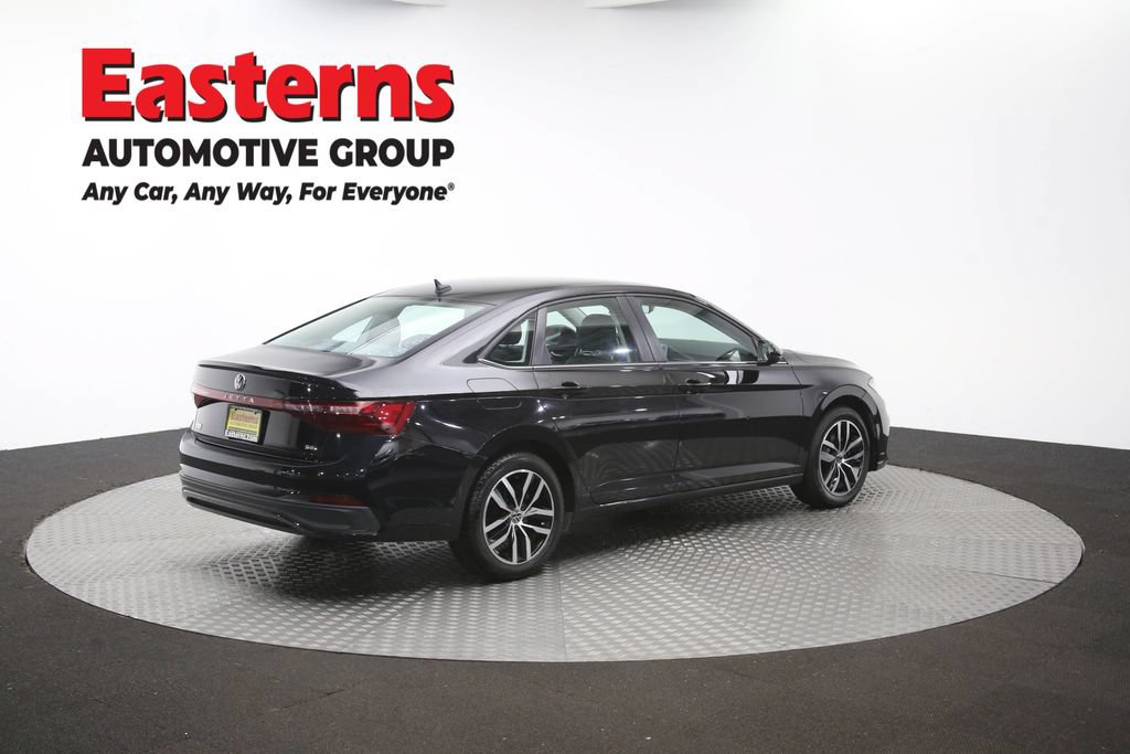 Used 2025 Volkswagen Jetta SE FWD image 42