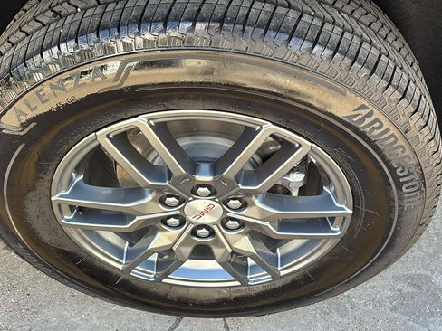 Certified 2025 GMC Acadia Elevation image 11