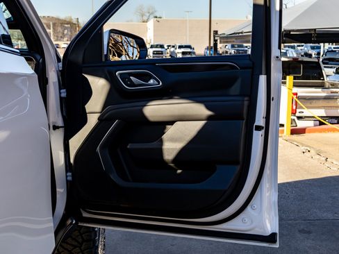 Used 2023 GMC Yukon SLE w/ Max Trailering Package image 36