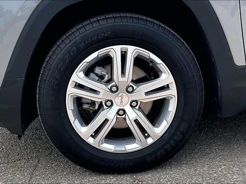 Used 2024 GMC Terrain SLE AWD/4WD image 9